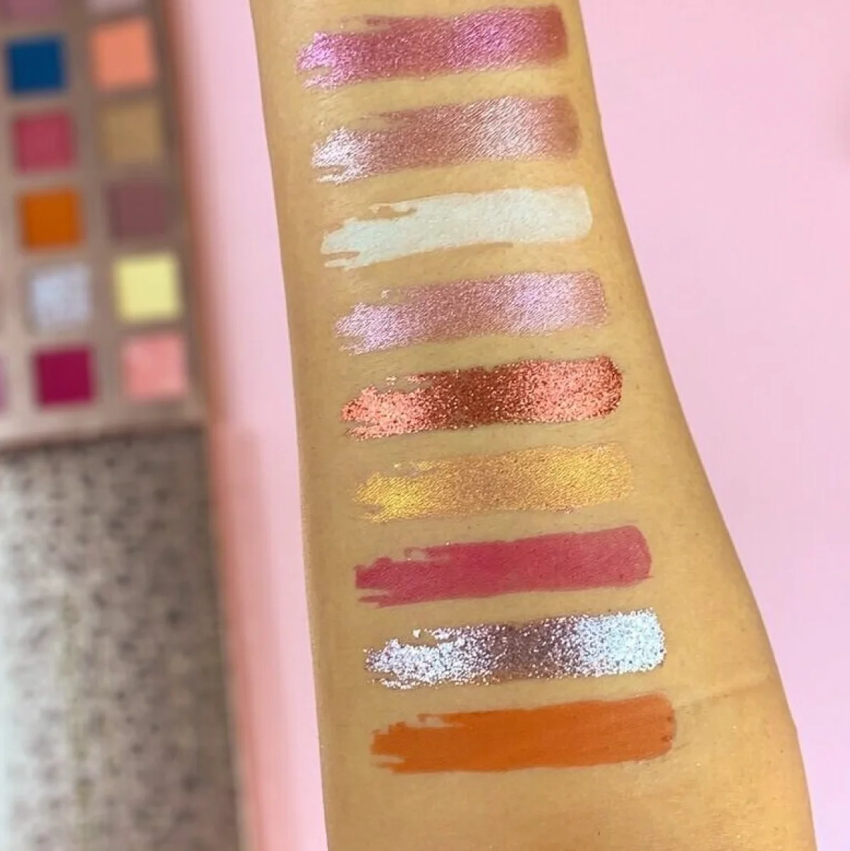 Revolution pro new neutrals свотчи помад. Revolution neutral. Revolution pro палетка теней new neutrals romance palette. Revolution pro new neutral romance palette. Revolution pro new neutrals blushed shadow palette.