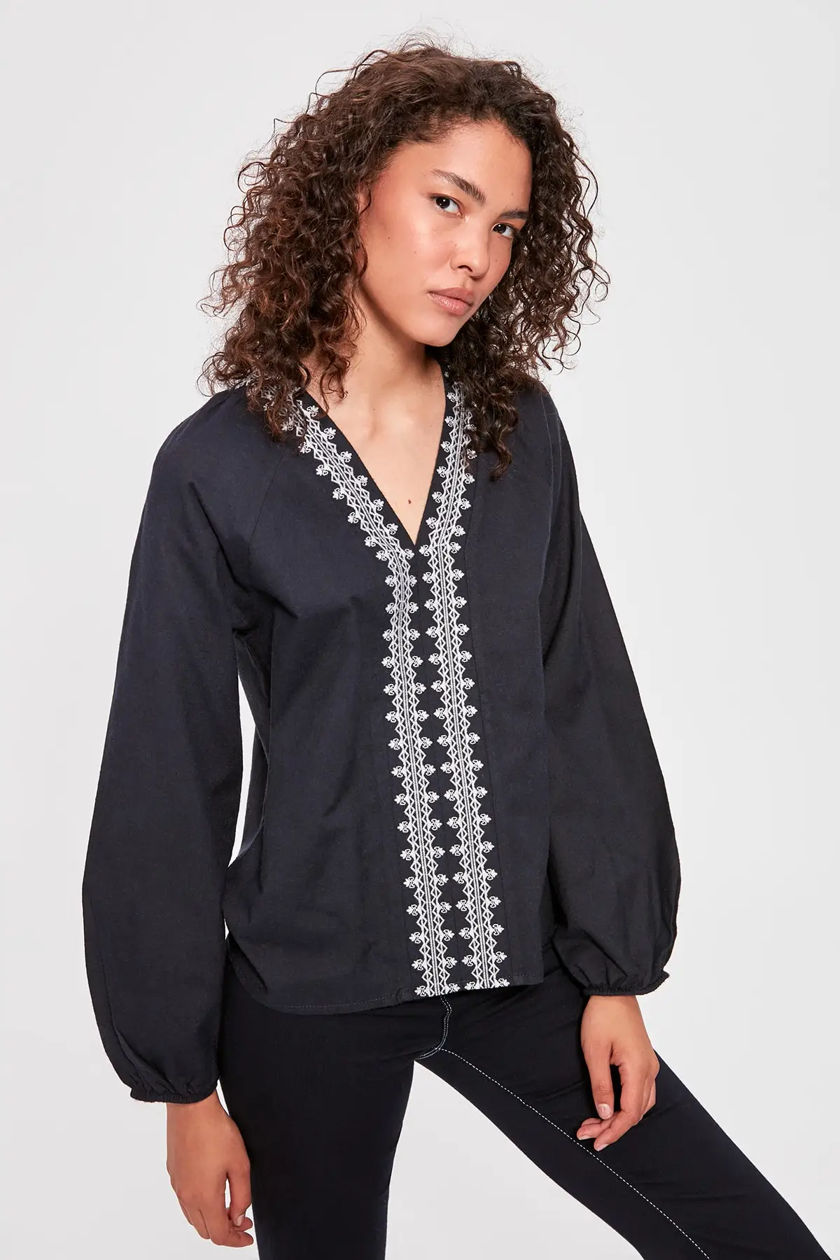 Блузка с вышивкой TWOAW20BZ0821 | Женская одежда