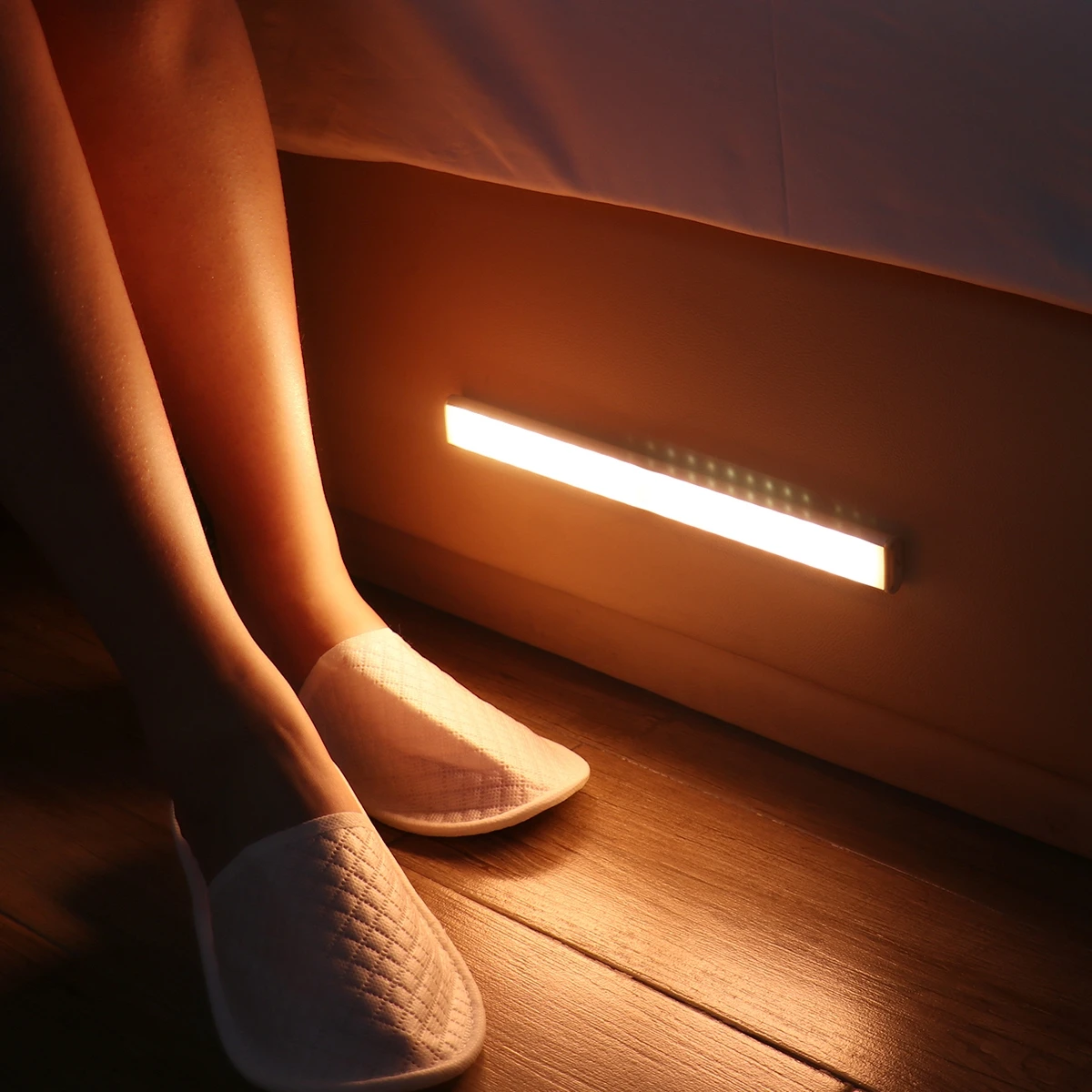 

Portable Wireless PIR Motion Sensor Light USB Recharge LED Night Light Cabinet Kitchen Closet Cupboard Stairs Lamp Bedroom Decor