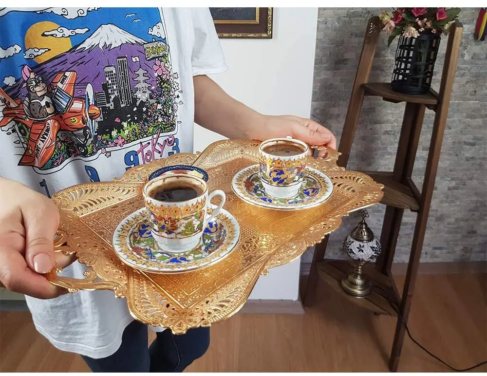 Золотистый декоративный поднос для напитков и марокканского чая бара уличное