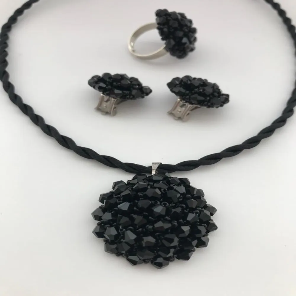 

Mole Pattern Black Necklace Earrings Ring Triple Set Crystal Beads Shiny Trend That Can Be Worn in Any Occasion