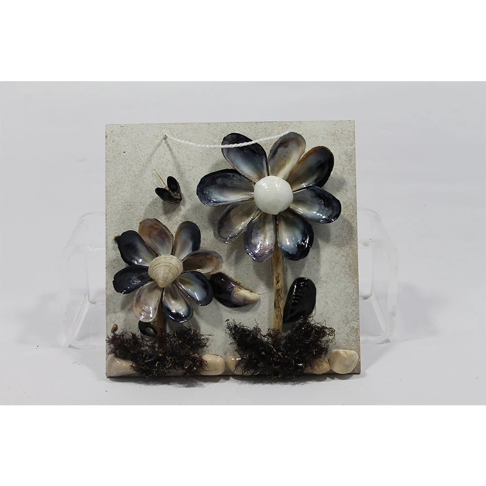 

Creative Flower Motif Seashell Table Decoration for Home and Office