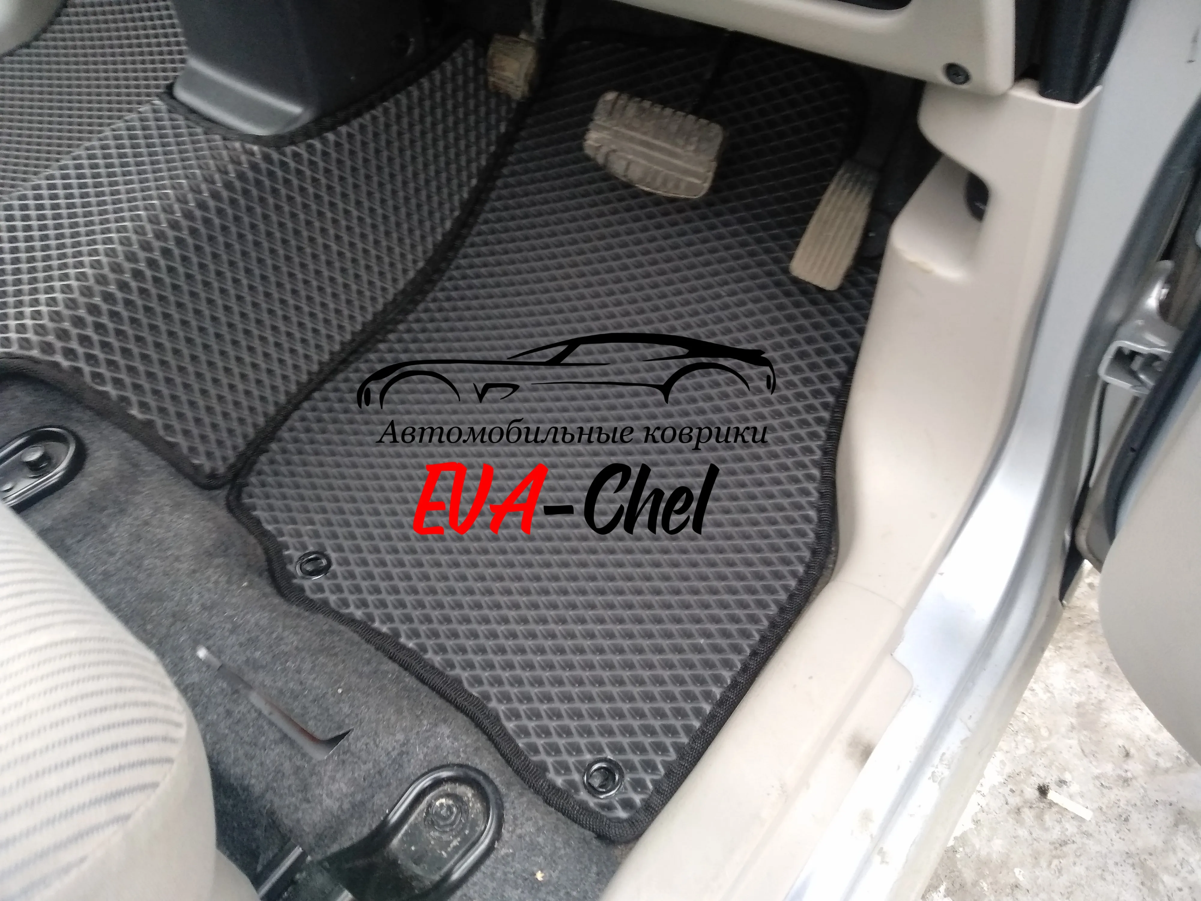Eva mats on Nissan Dayz (2013-2019 right hand drive) car 3D kit in interior. |