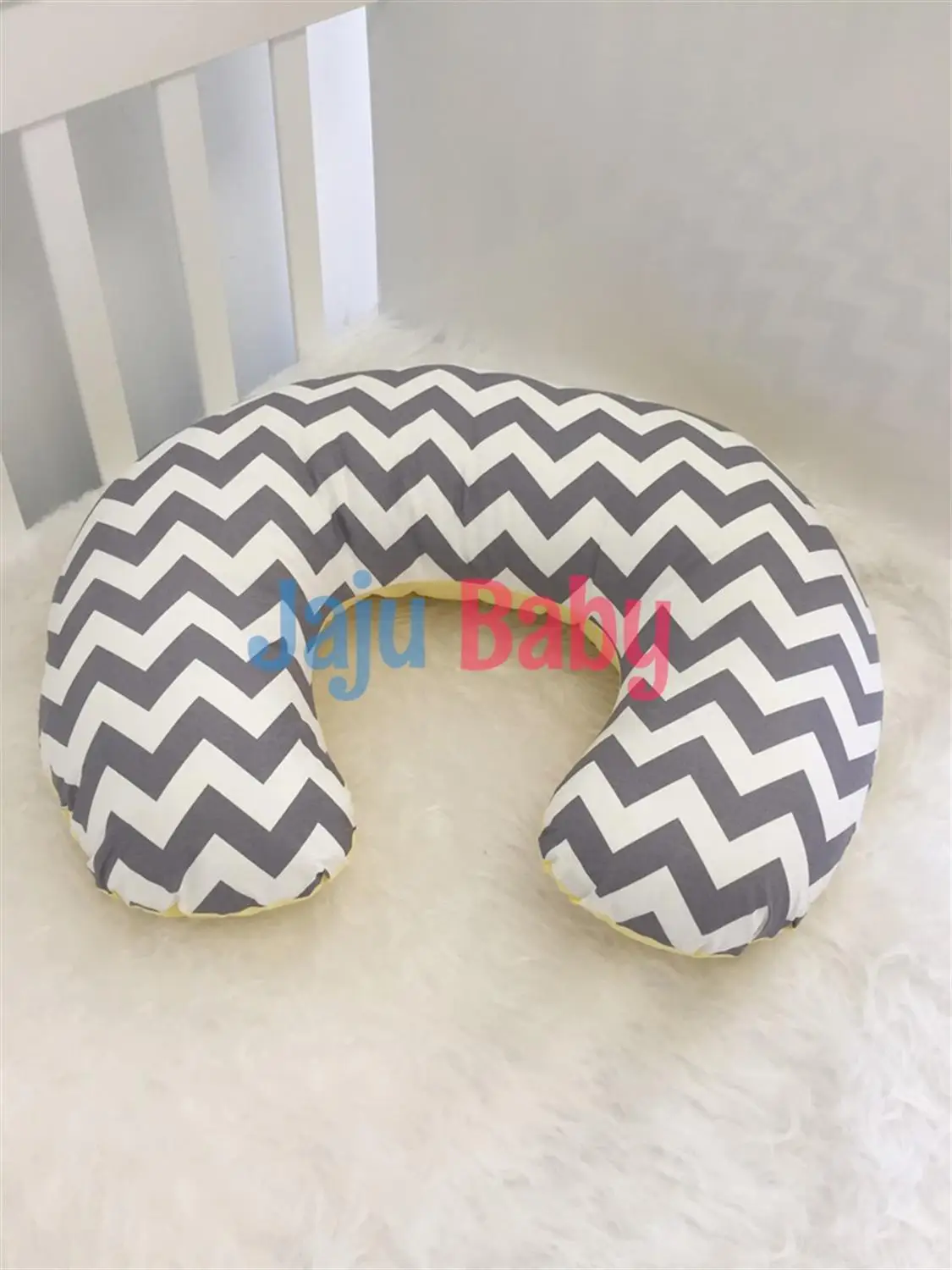

Jaju Baby Gray Zigzag Breastfeeding Pillow - Support Cushion