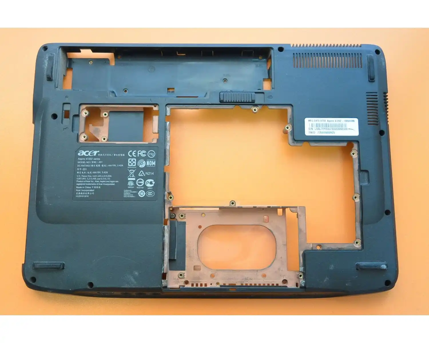 Aspire 4720z. Aspire 4720. Acer 4720z. Нижняя часть корпуса ноутбука. Acer 4720z предохранитель.