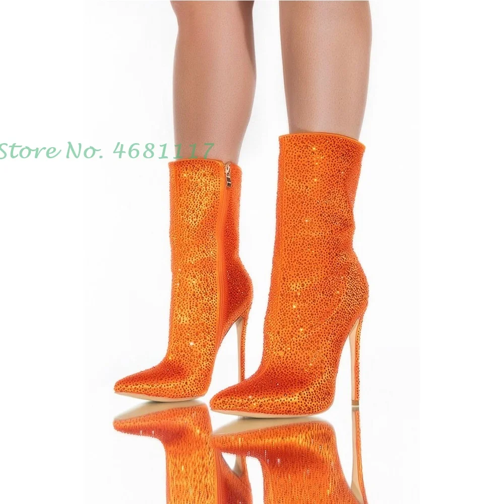 Оранжевые короткие ботинки с острым носком и кристаллами весенние женские