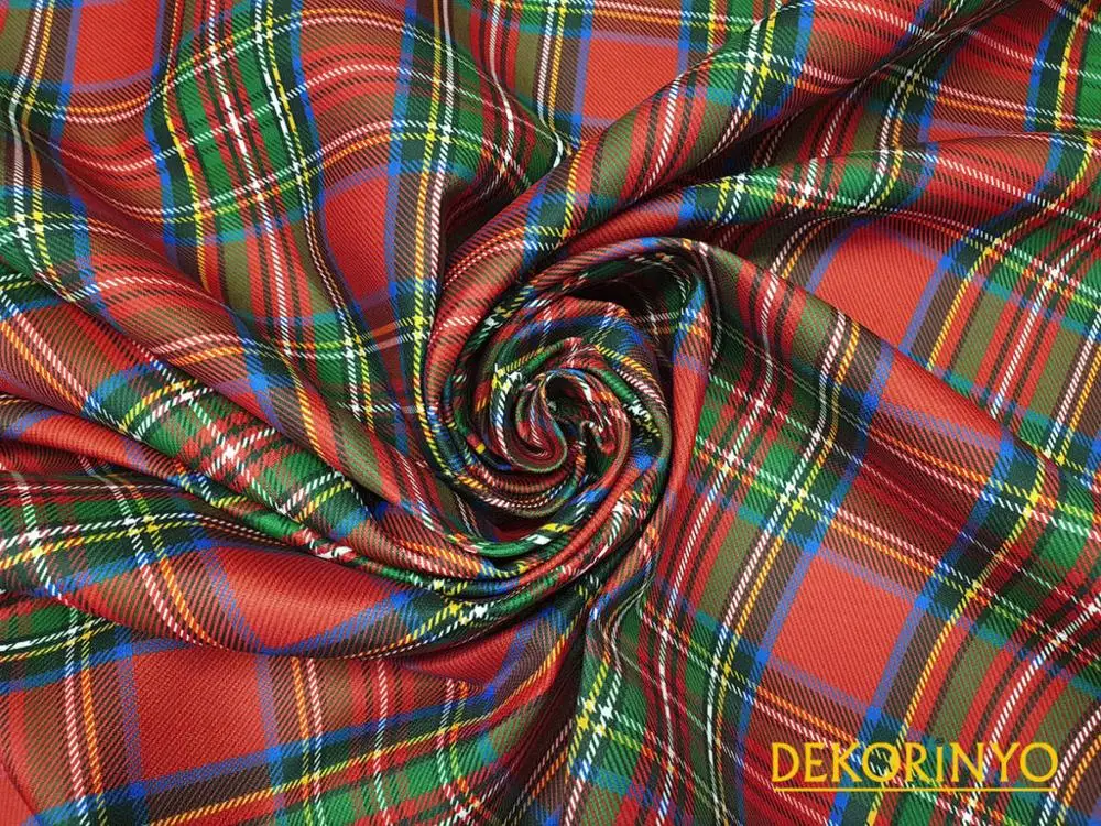 

Red Green Plaid Patterned Upholstery Fabric Red Christmas Table Runner Pattern Cotton Linen European 143*100 cm