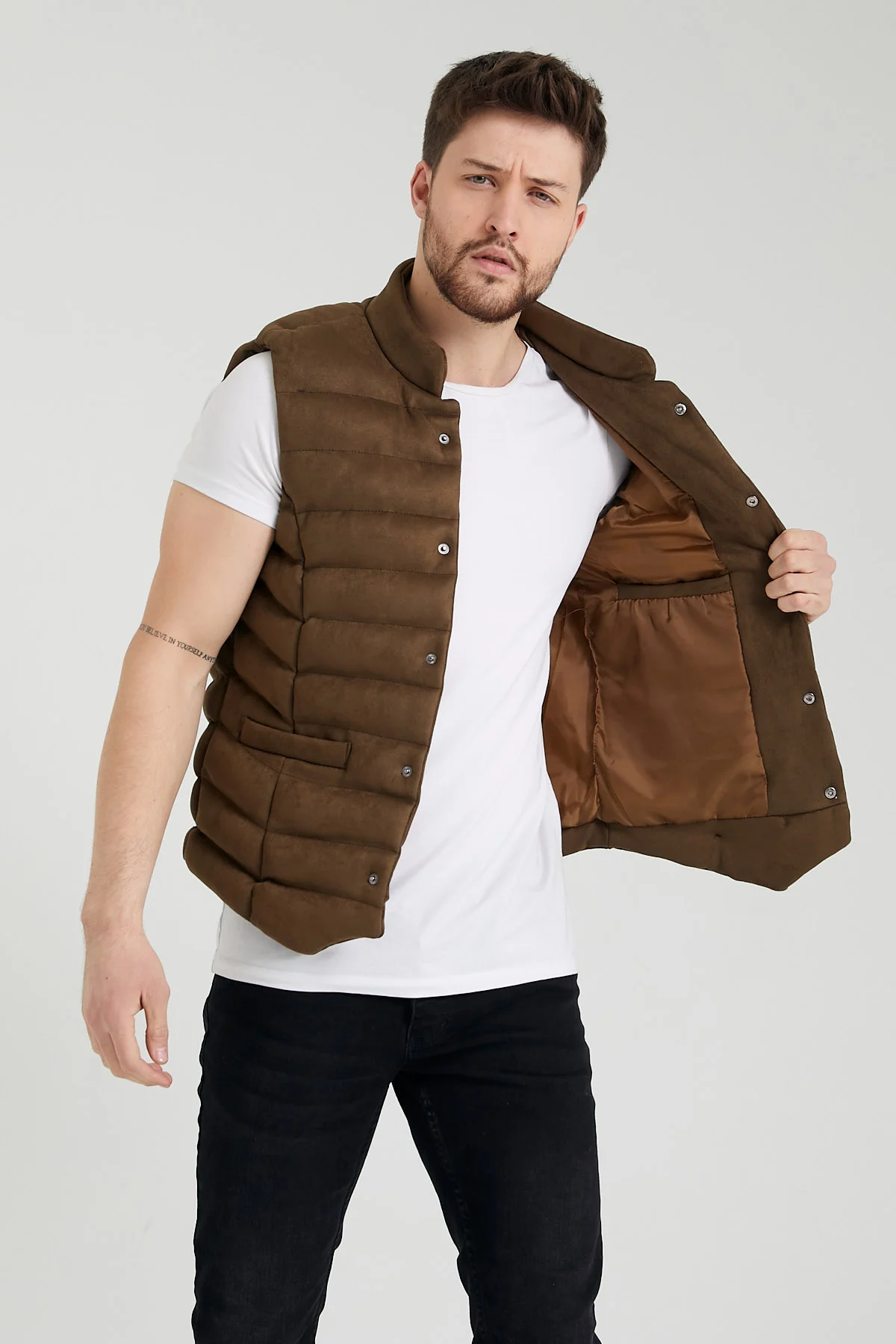 Жилет мужской мягкий замшевый без рукавов на осень/зиму