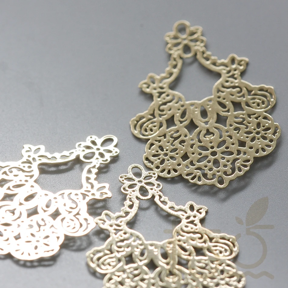 Цельные позолоченные латунные филигранные подвески премиум класса 41x27 мм