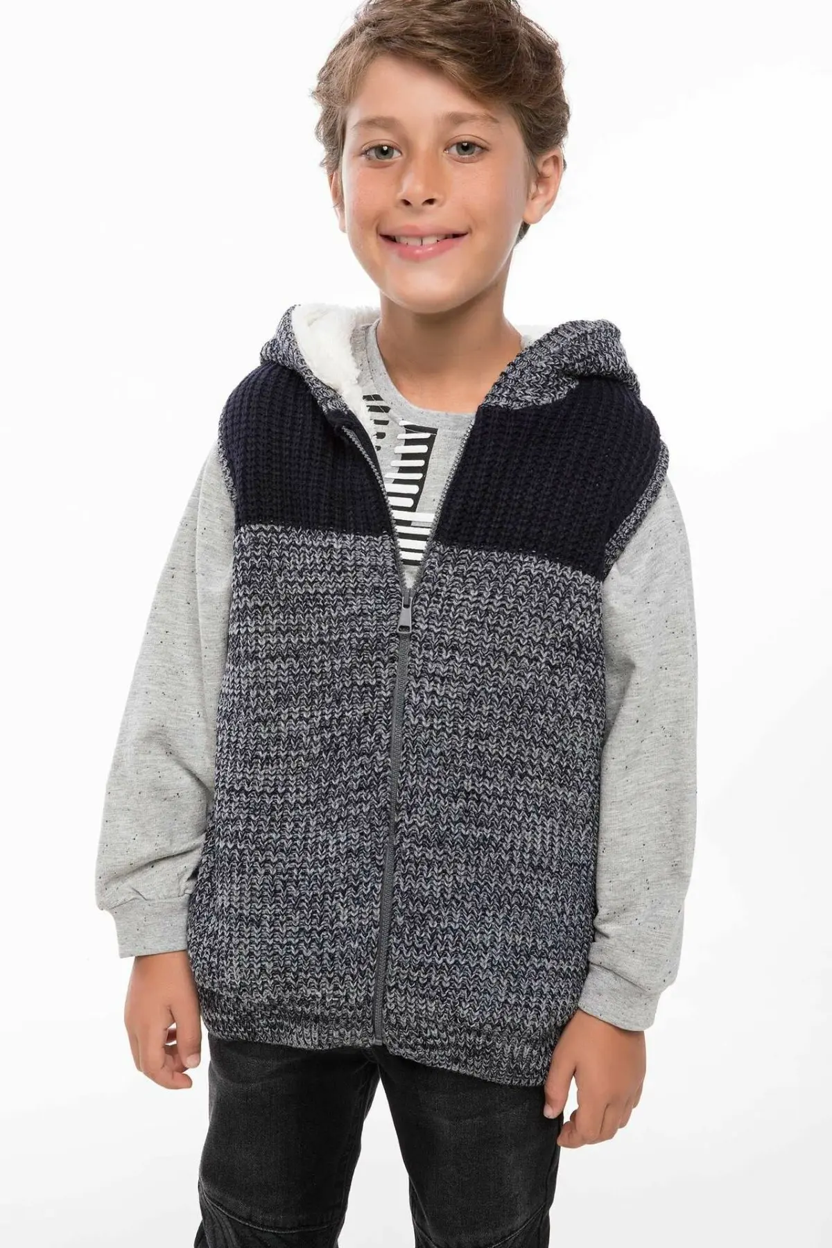 DeFacto/Зимний плотный жилет для мальчиков темно синий серый теплый без рукавов