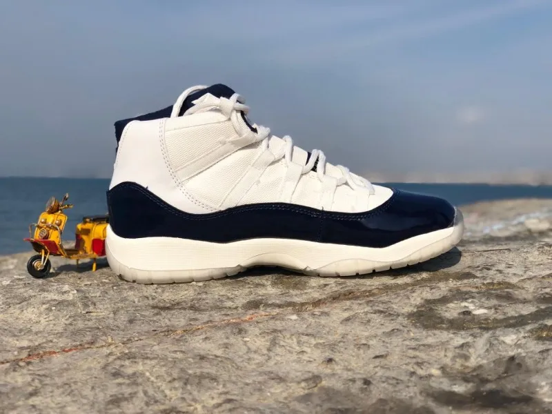 Jordan 11 ретро белый и синий