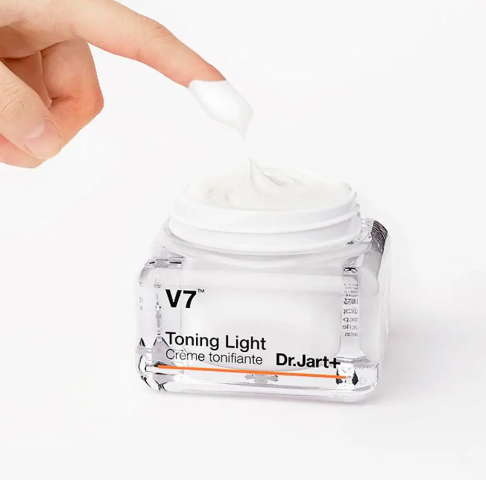 Dr.Jart+ V7 Toning Light Cream Ocвeтляющий витaминный кpeм для лица 50 мл |
