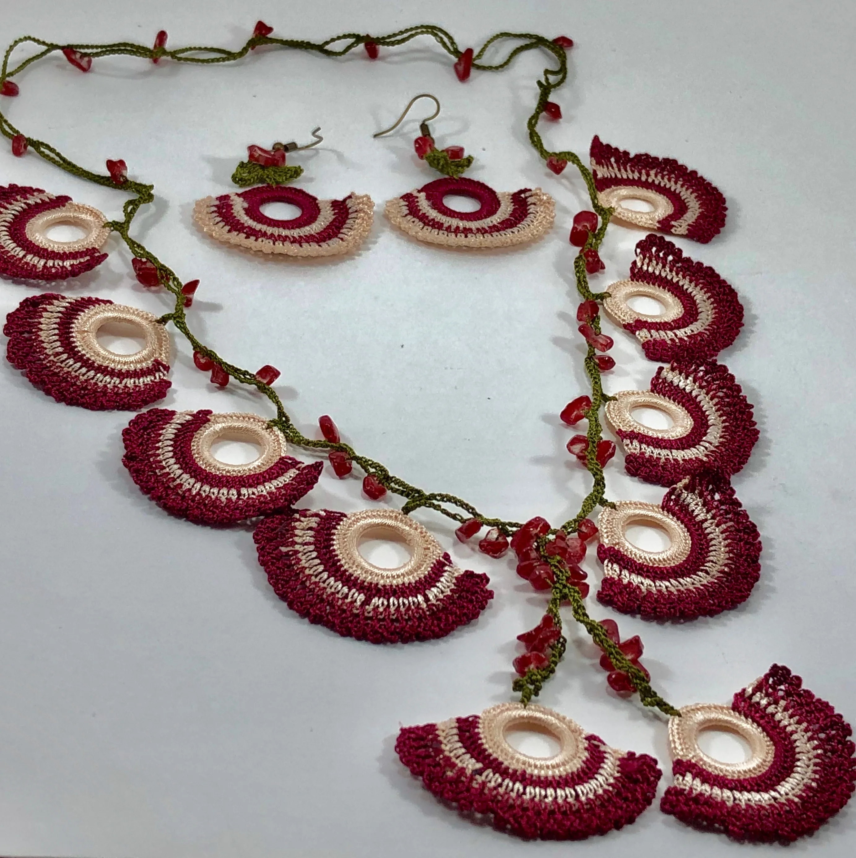 Турецкие Oya вязаные крючком бордовые красные ювелирные изделия с натуральными камнями ожерелье и серьги Аутентичные ручной вязки Бохо ювел...