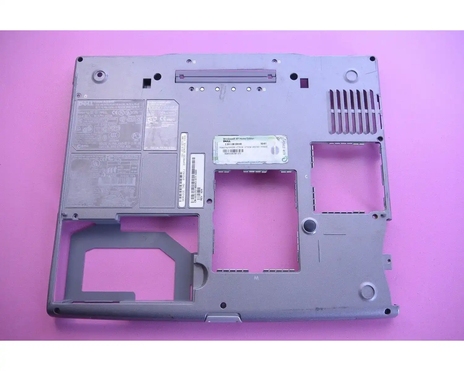 Dell Latitude D600 PP05L 14&quot нижняя часть корпуса 03N303 0N466|Комплектующие для ремонта