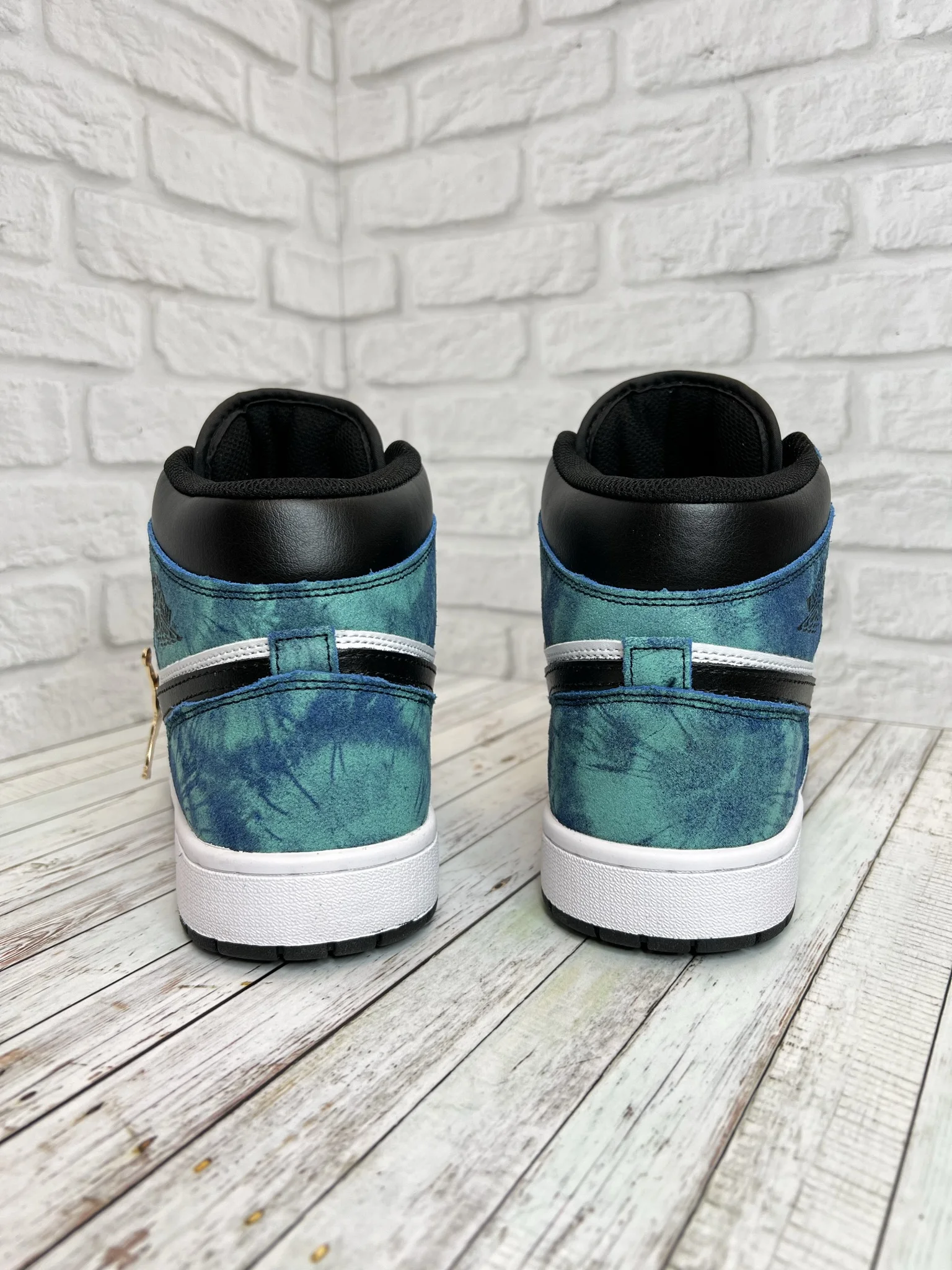 Кроссовки Nike Air Jordan 1 Tie-dye мужские бирюзовые |