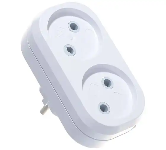 Тройник в розетку 220В 2гн без заземл. (белый) А202