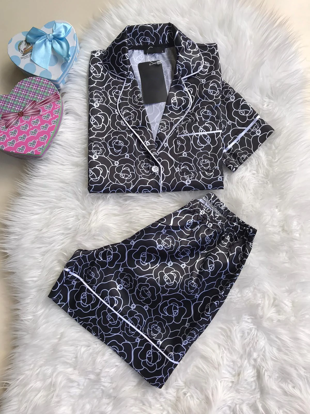 

Luxury Black Rose Flower Short Satin Pajamas Set