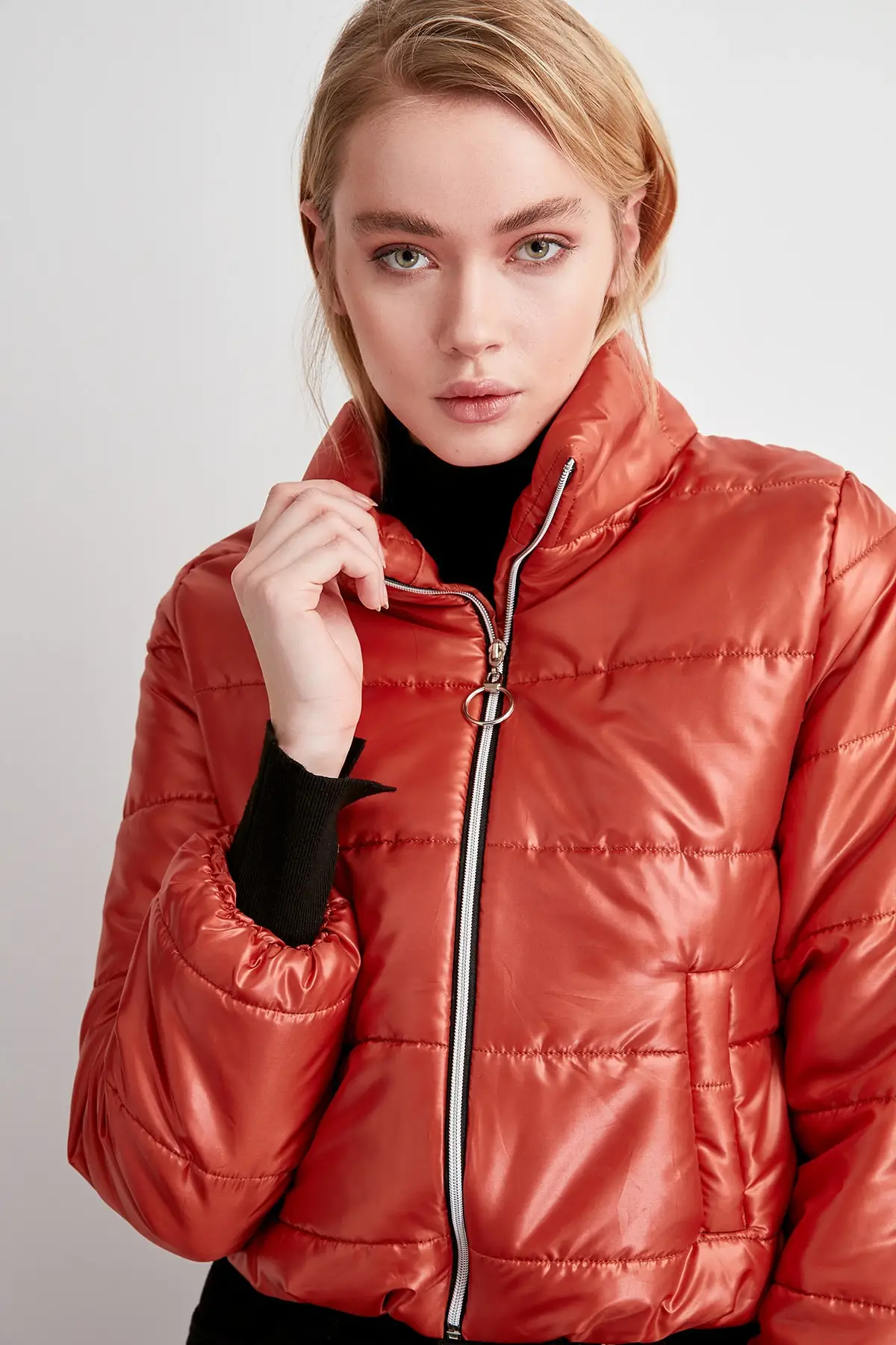 

Trendyol Damson Zipper It Should Cover Upright Collar Inflatable Crop coats TWOAW20MO0088