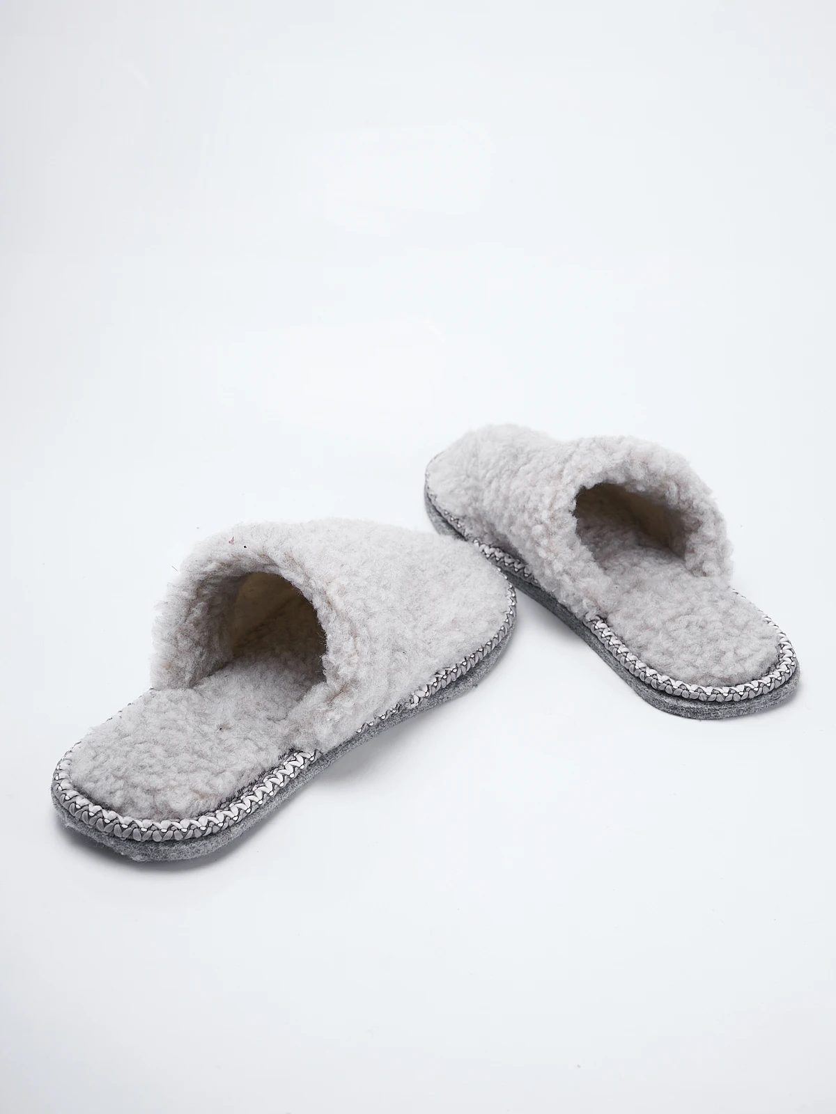 Slippers women item No. 2144 Winter Simple Warm Thick Bottom Plush Home Floor Fashion Elegant Womens Fur Slipper Indoor Mute No-slip Fluffy
