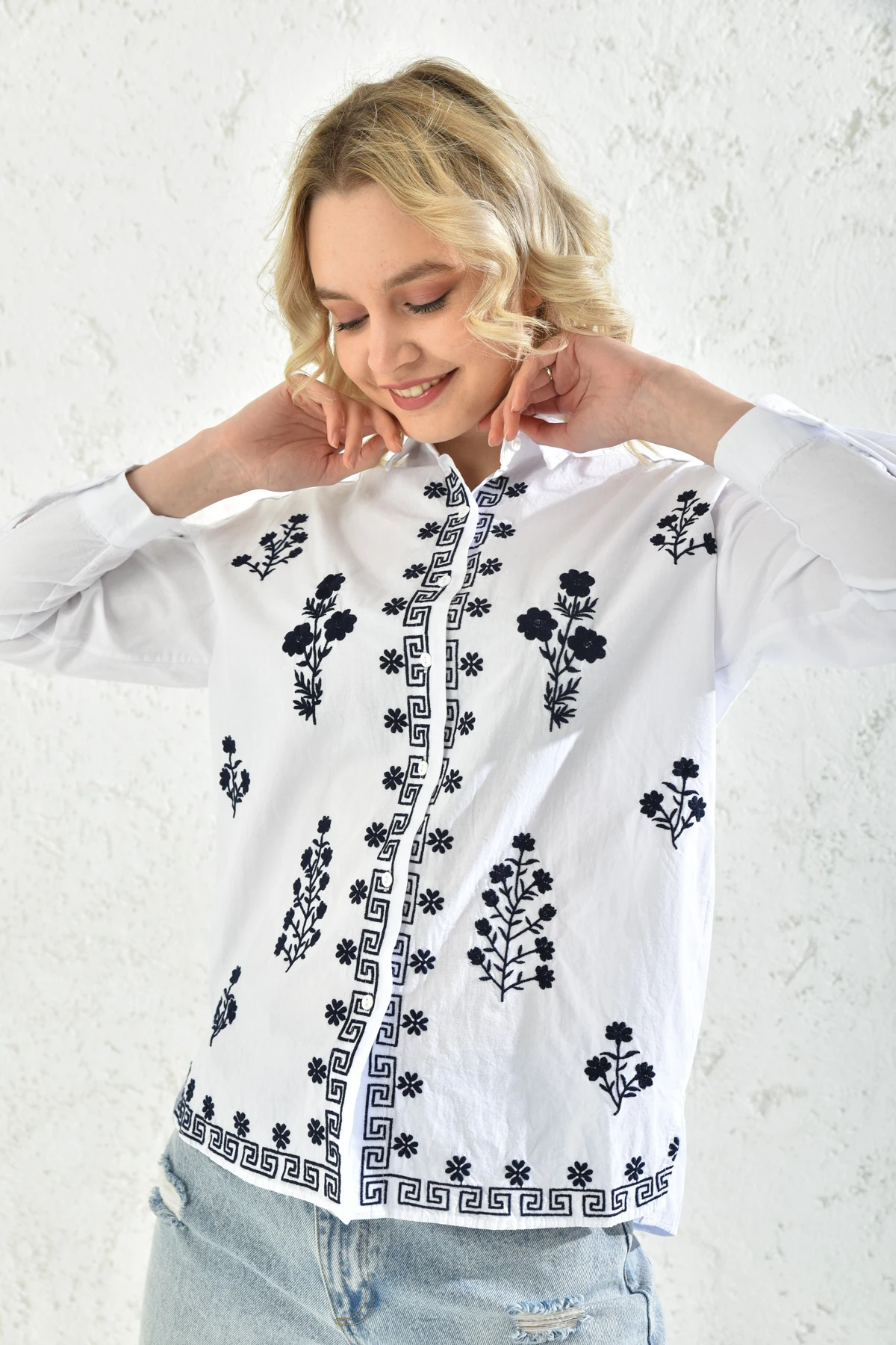 

Printed Traditional Fashion Elegant Office Lady Blouse Women Casual Botton Shirt Women Shirts Summer Autumn Casual V-neck Detail
