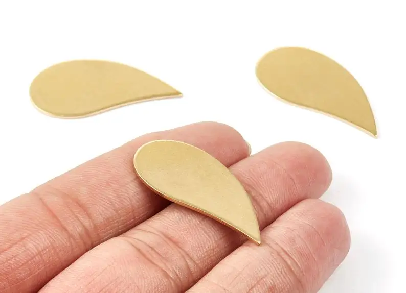 

Brass Drop Charms - Drop Shape Raw Brass Pendant - Earring Findings - Jewelry Supplies - 6Pcs/Lot - 33.48x16.37x1mm - PP2022