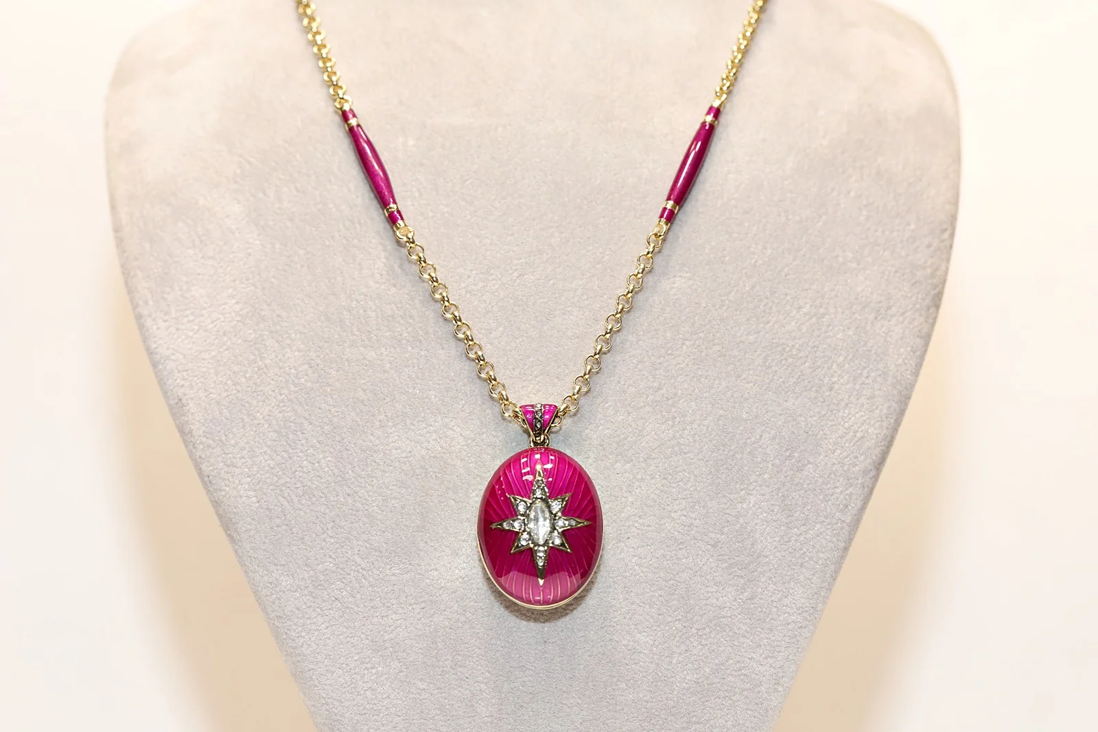 

Antique Victorian Style 14k Gold New Made Natural Rose Cut And Enamel Decorated Amazing Necklace