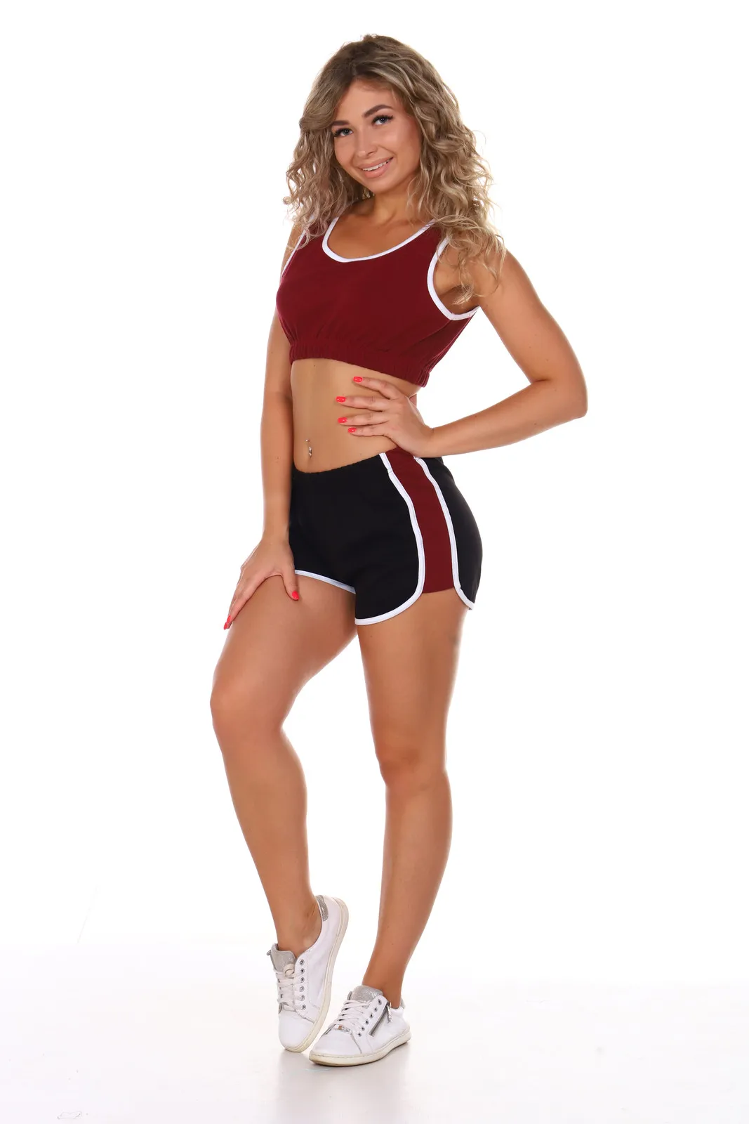 Костюм женский для спорта с шортами |