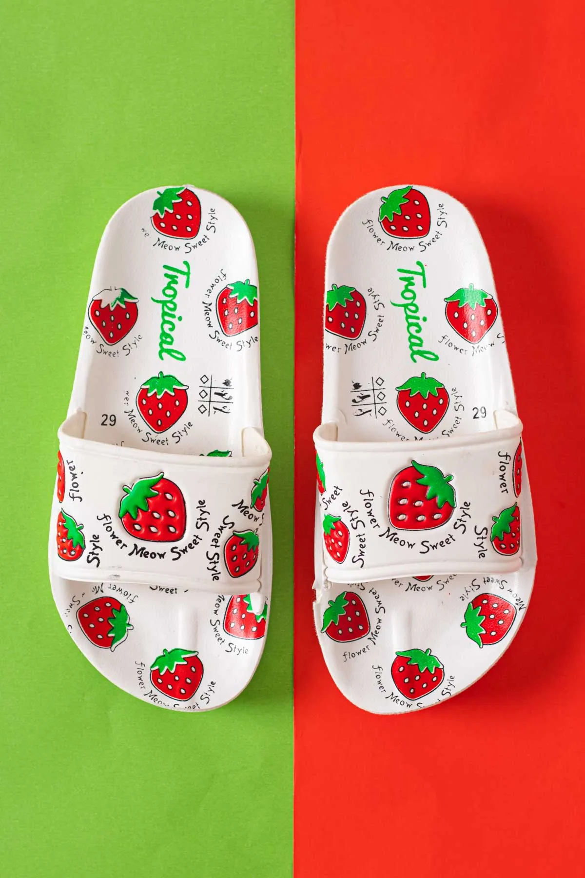 

Kid Slippers Strawberry Printed Convenient and Comfortable breathable Orthopedic Base 2cm Heel Length From Turkey 2021 Trend