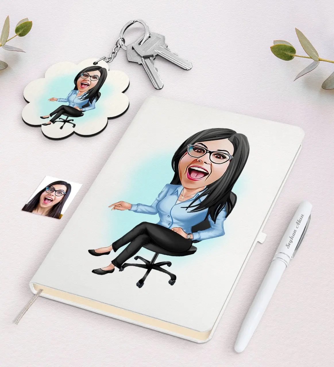 

Personalized Women 'S Boss Caricature Of White Notebook pen And Keychain Gift Seti-2 Gift Custom Design Daily Fun moment