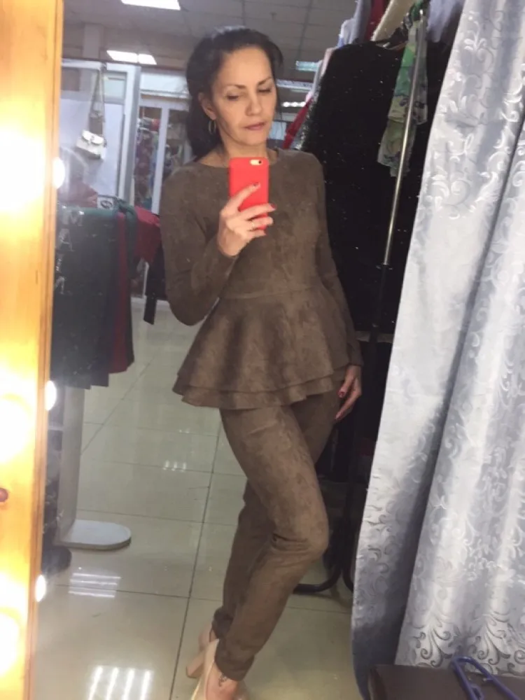 Брючный замшевый костюм с баской 6KS брючный женский нарядный на каждый день осень