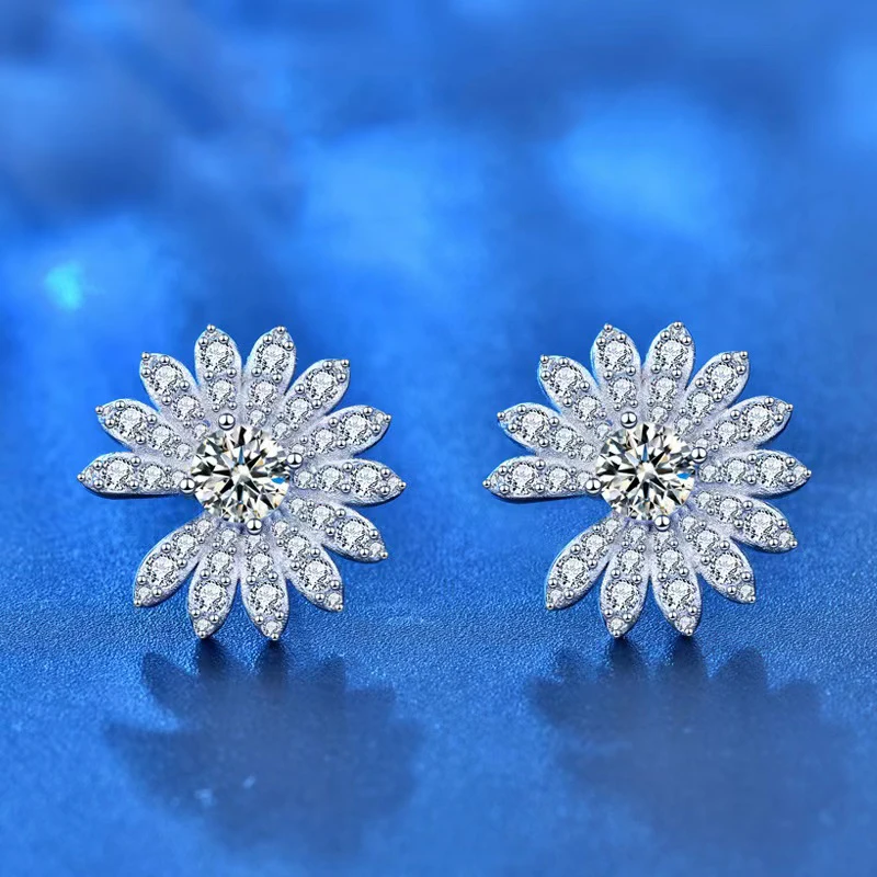 

Trendy 925 Sterling Silver 0.5ct D Color VVS1 Daisy Moissanite Earrings for Women Pass Diamond Tester Ear Studs Birthday Gift