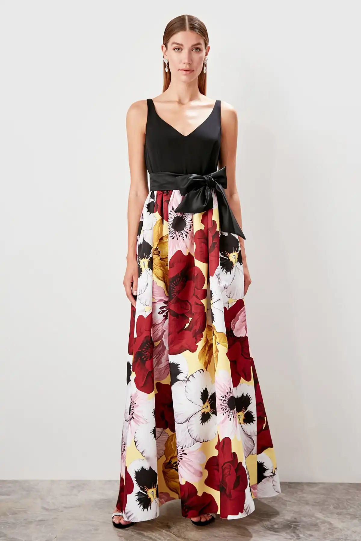 Trendyol УКРАШЕННОЕ ВЕЧЕРНЕЕ ПЛАТЬЕ TPRSS19AE0081