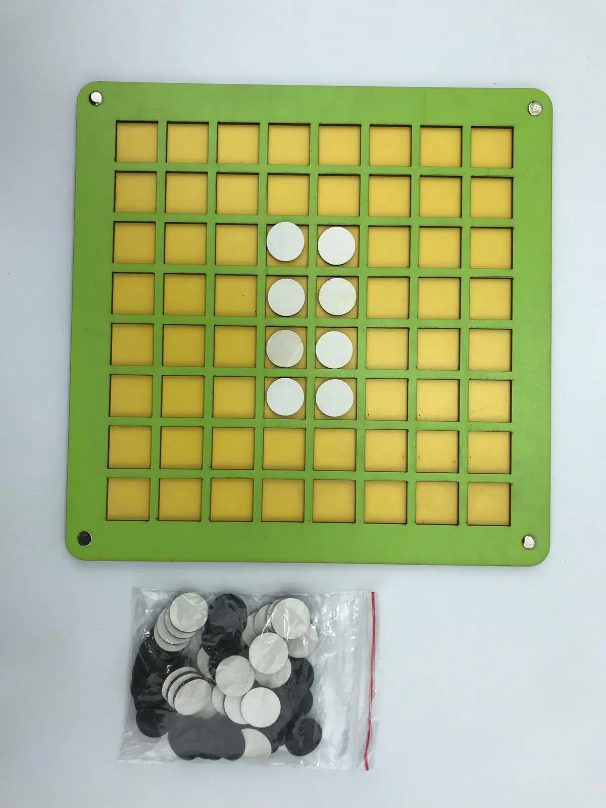 

Новый ECO REVERSİ (новый ECO Отелло)