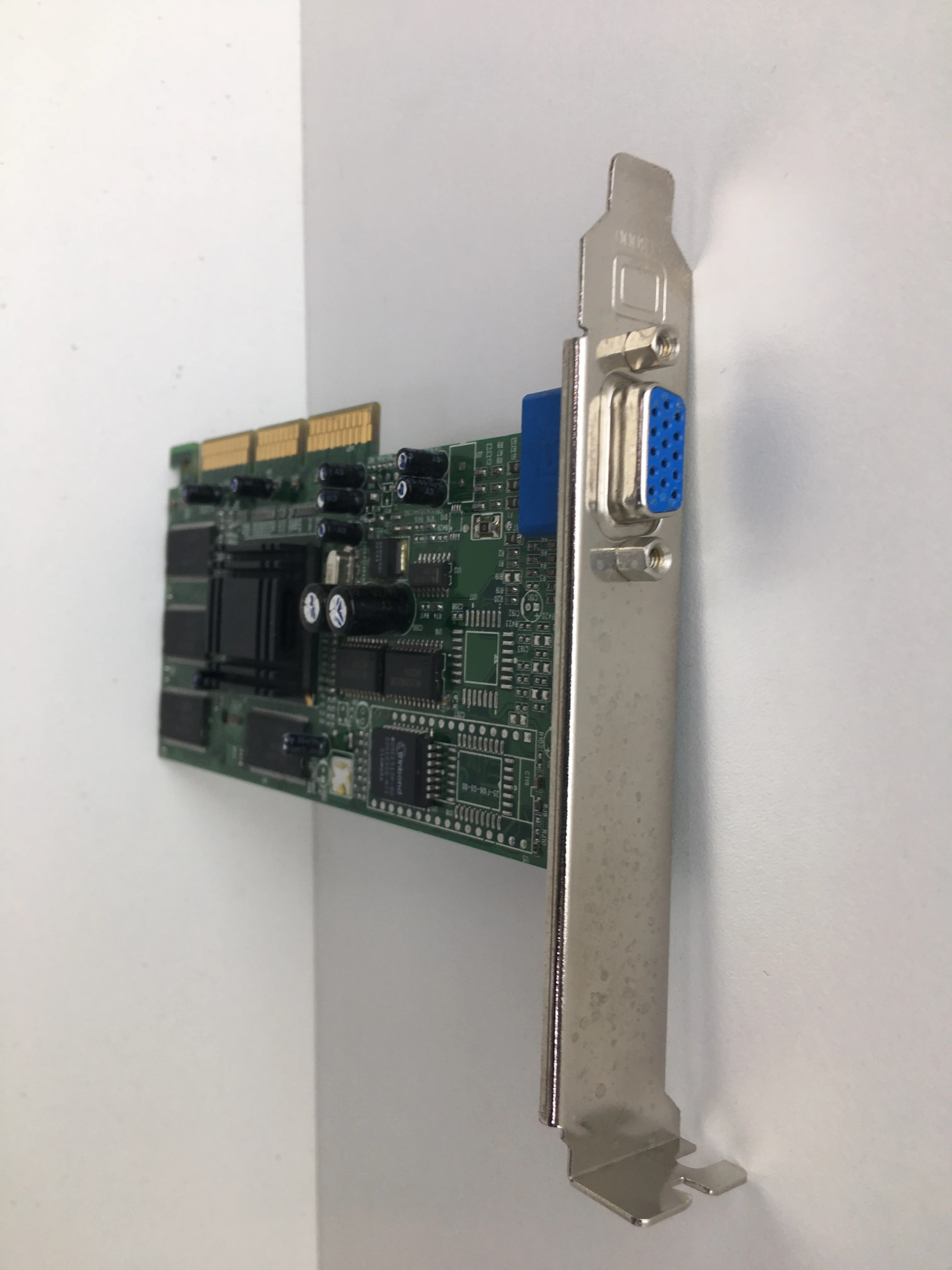 Видеокарта SAPPHIRE Rage 128 PRO 32MB SDR 128bit AGP 2x | Компьютеры и офис