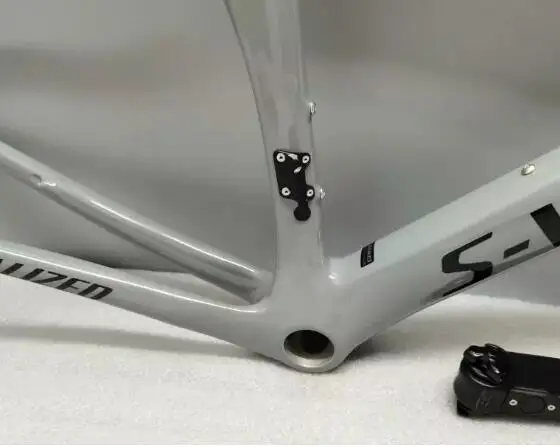 

2021 New painting T1000 carbon fiber road bike frame 700c size 54cm ud glossy black logo racing frame wih handlebar factory pric