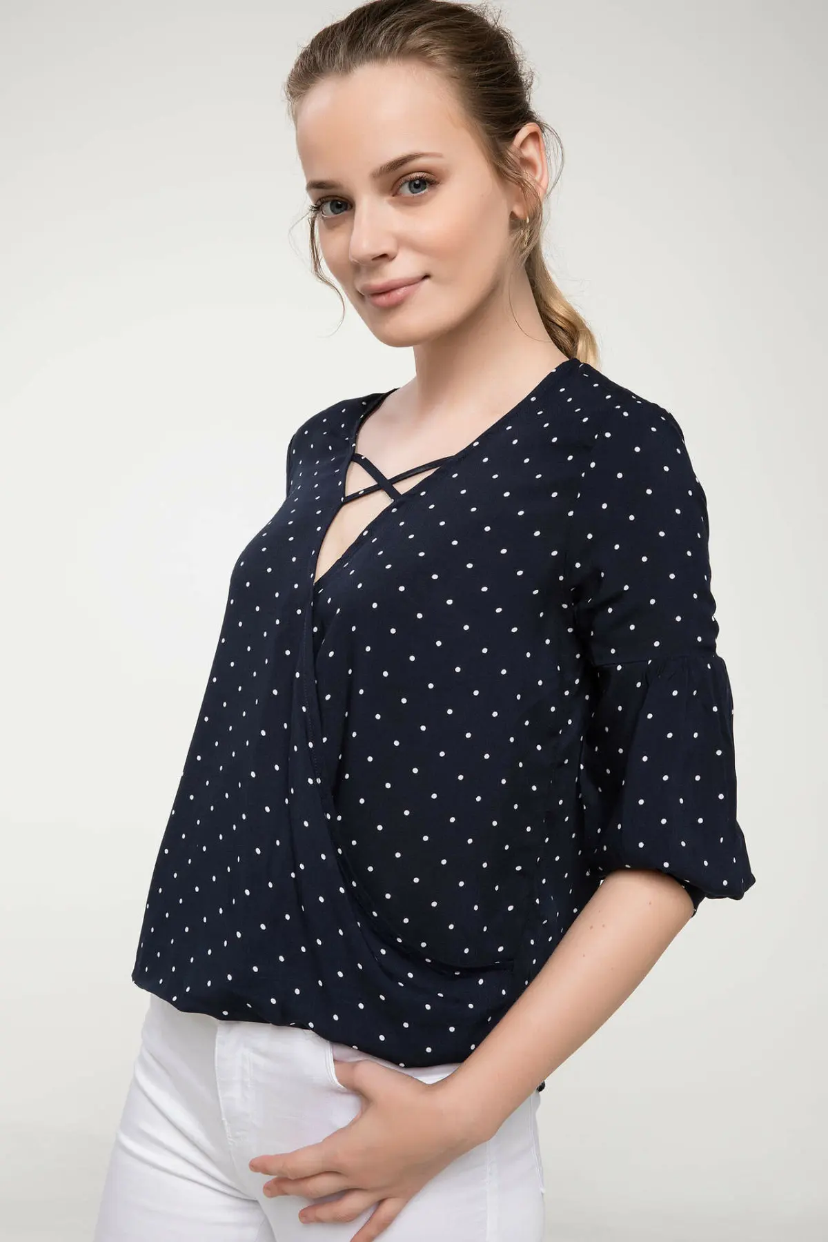 DeFacto женская летняя блузка в горошек Женская Повседневная Блузка с v образным