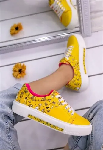 

SEASON 2021 Women Yellow Cat Printed Lace-Up Sneakers New Season