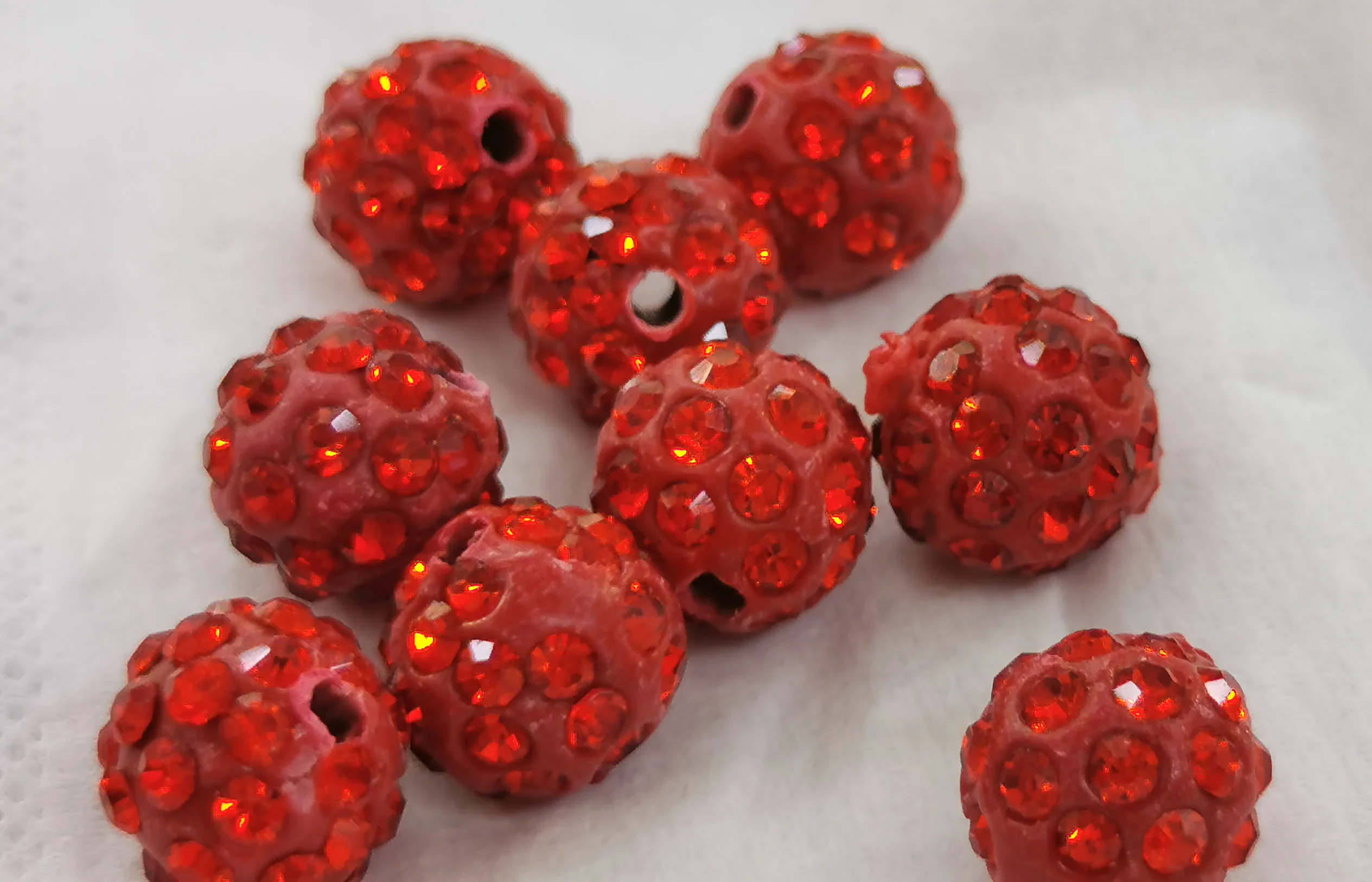 Бусины-разделители с красно-прозрачными белыми кристаллами 6/8/10/12 мм 100 шт. |