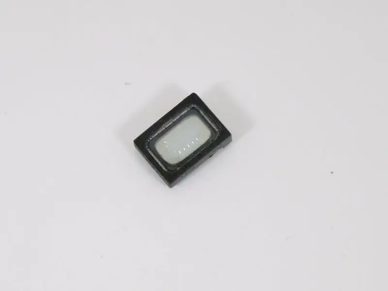 Звуковой динамик на Nokia Lumia 520| |