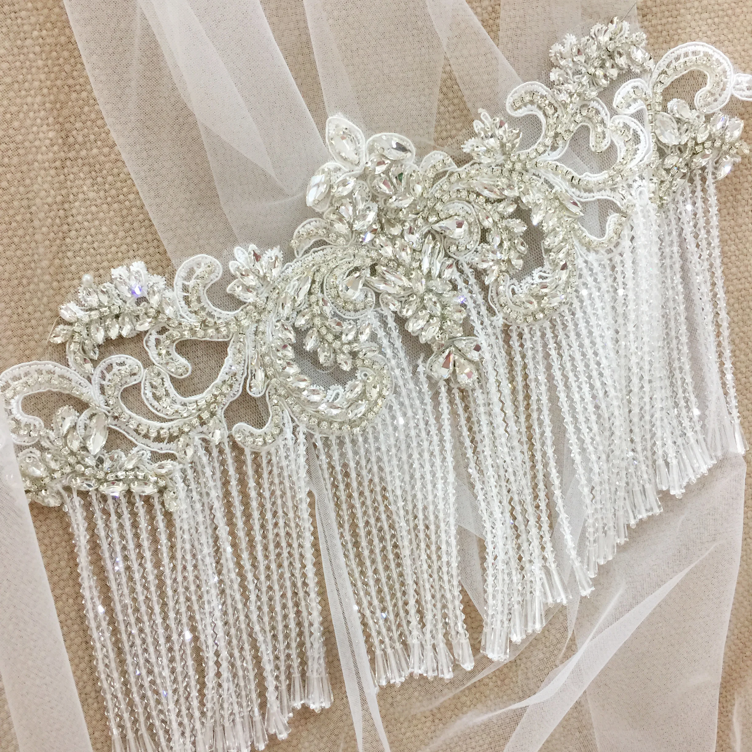 Аппликация с кристаллами ручной работы бусинами для свадебного браслета накидки