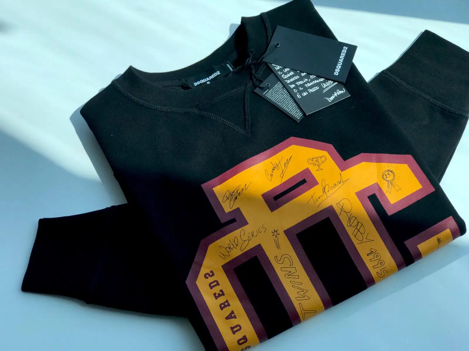 

BLACK LOGO SWEATER