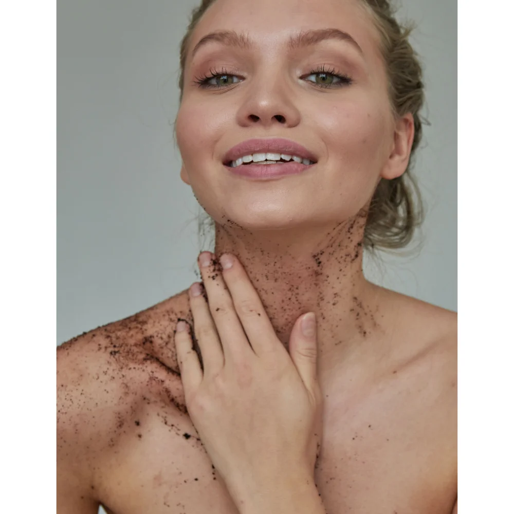 Скраб для тела кофейный Ананас 220г EXOTIC COSMETICS Уход за кожей. Лифтинг эффект