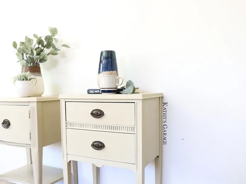 Продано. Серо-серые тумбочки шикарные задние столы для фермерского дома