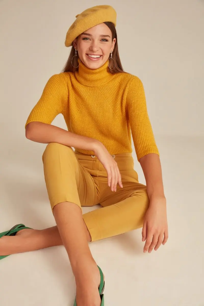 Joinus трикотажный джемпер с 3/4 рукавами и круглым вырезом для женщин горчичного