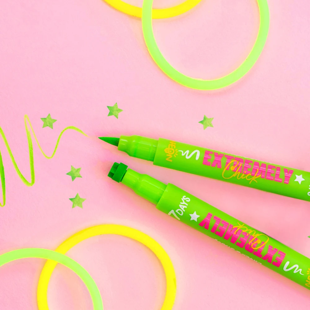 7DAYS Подводка для глаз со штампом зелёная светящаяся EXTREMELY CHICK UVglow Neon / 702 Green star 2 мл. |