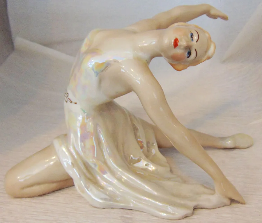 Балерина &quotСюимбике&quot 13 см. Ленинградский завод фарфоровых изделий 1950-60-е гг.
