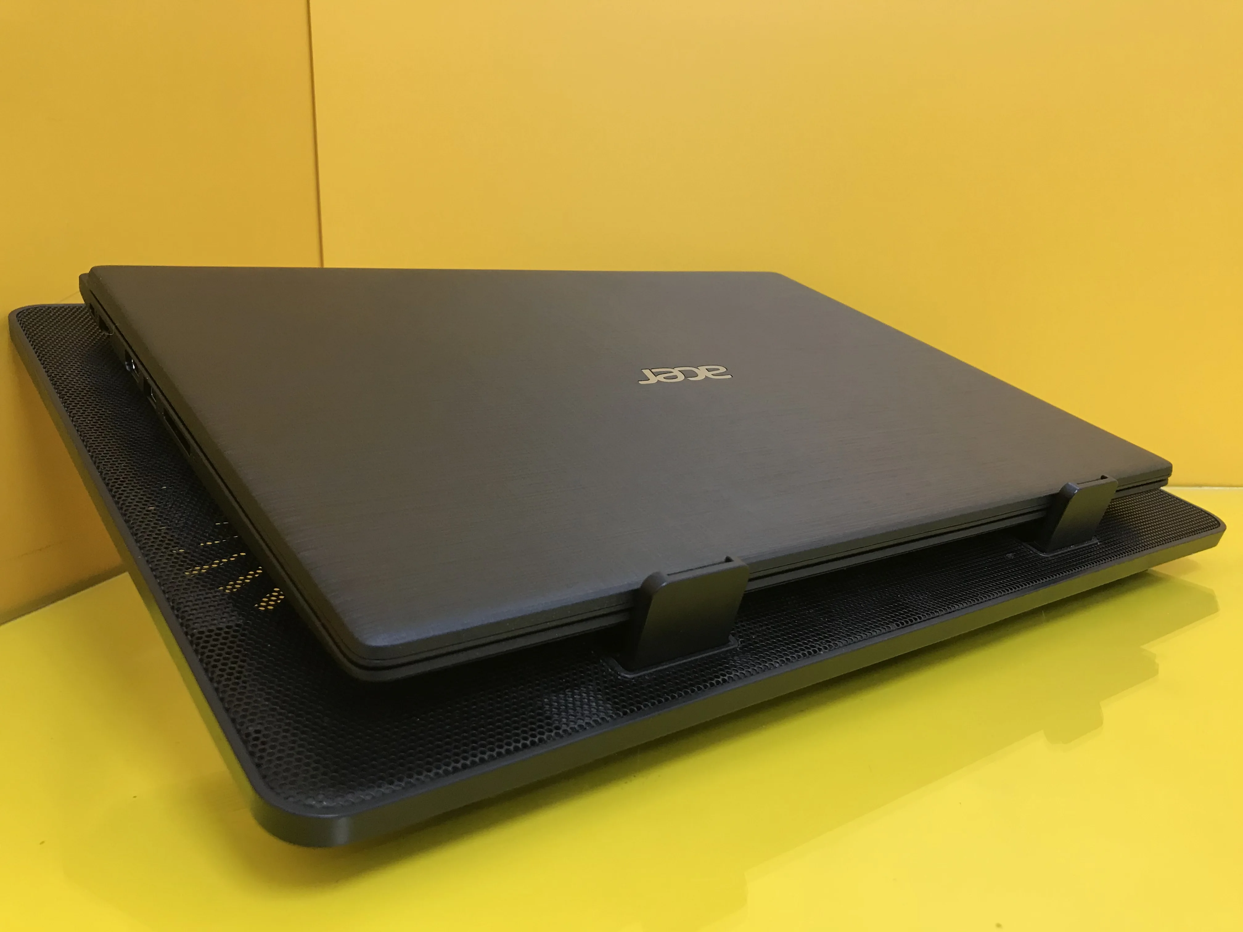 Ноутбук Acer Aspire 1 14" 1366x768 Intel Celeron N3350 2.40GHz HD Graphics 2Gb eMMC 32Gb | Компьютеры и офис