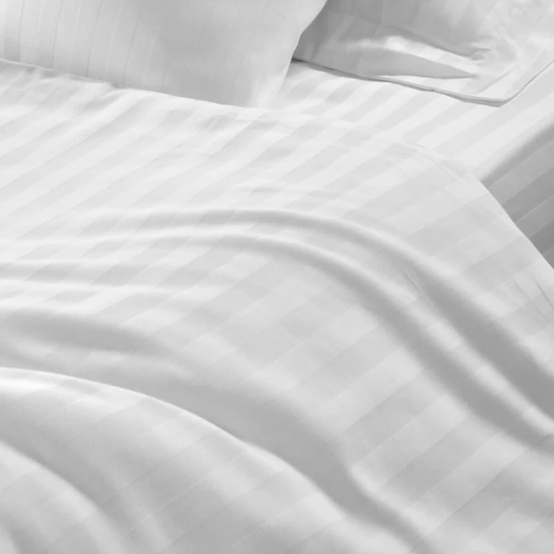 Комплект постельного белья &quotВелес&quot из Страйп-сатина белый для отелей и