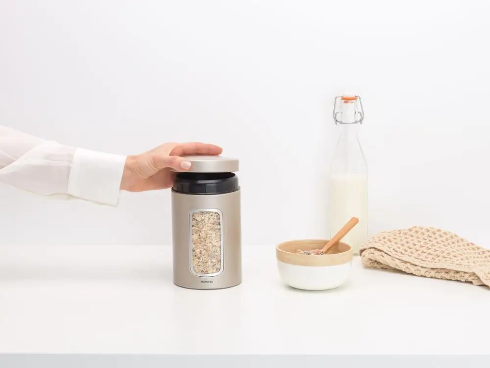 Контейнер для сыпучих продуктов Brabantia с окном 1 4л шампань 304828|Бутылки и банки