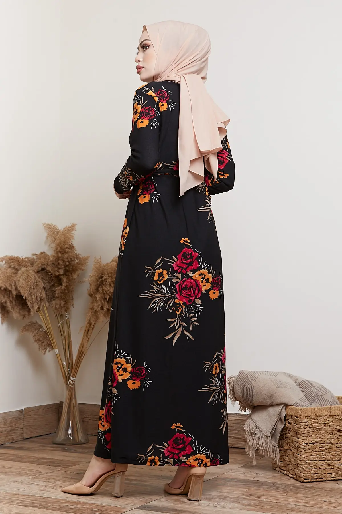 

Women Black Floral Pattern Hijab Dress